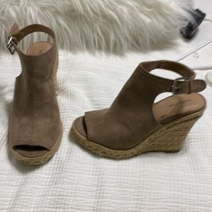 Merona platform sandals size 6
